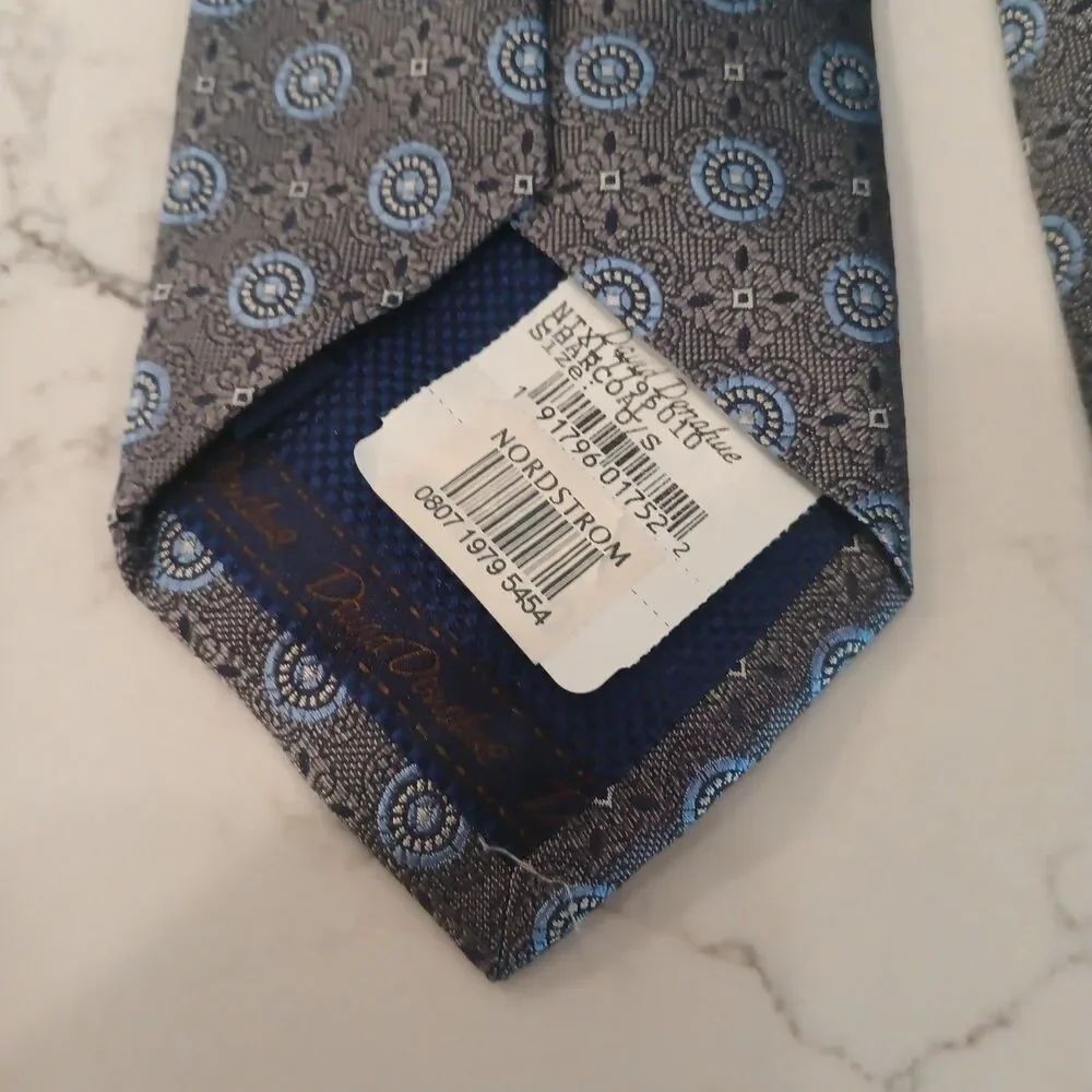 David Donahue Men’s Silk Necktie USA Gray Blue White Geometric 3.3 X 60